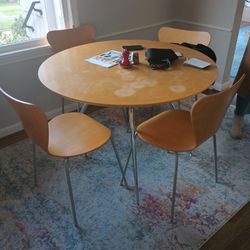 Round Table 43" & Chairs