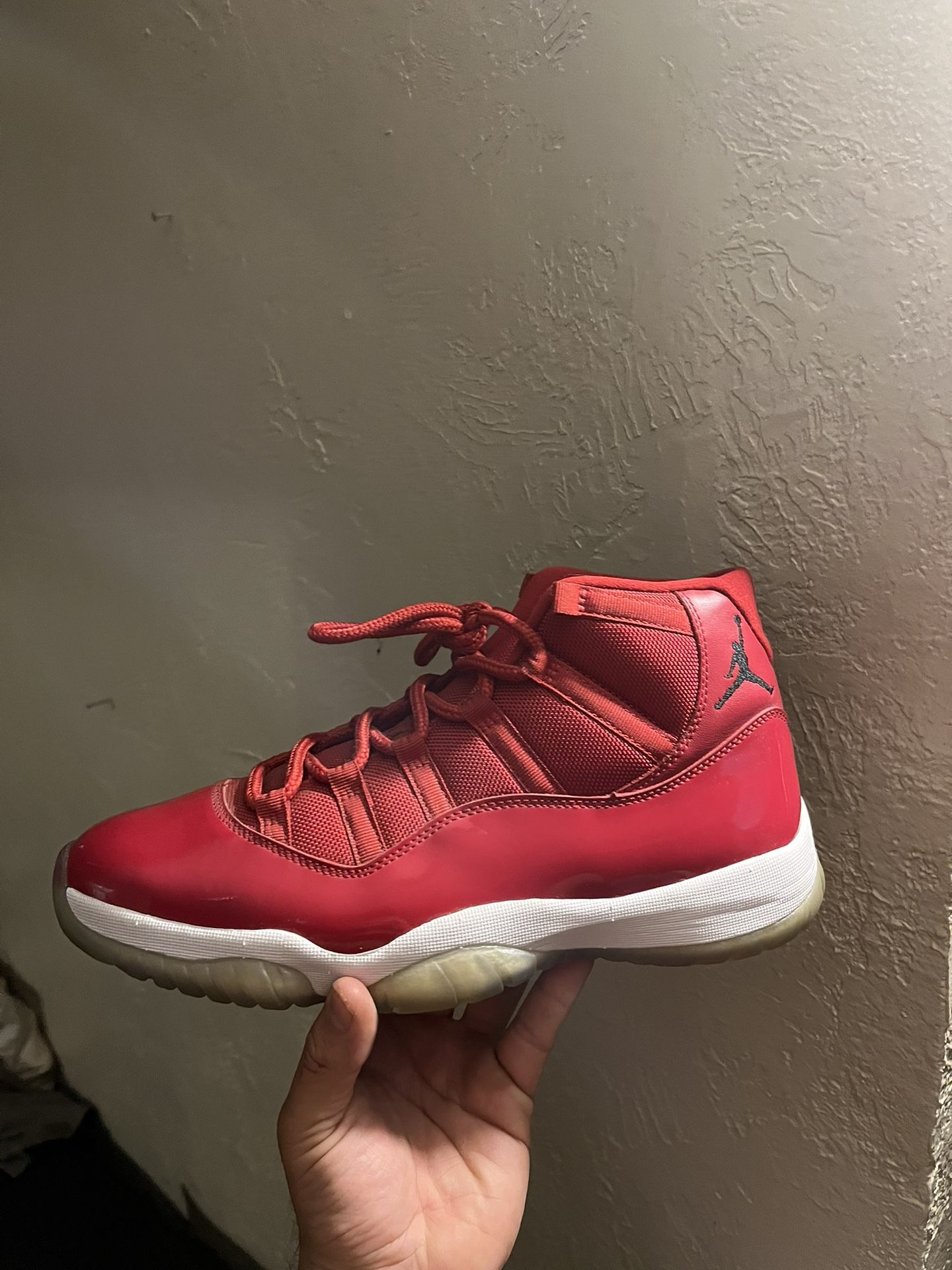 Jordan 11 Red 