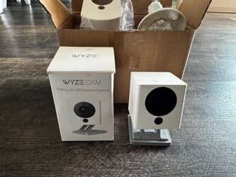 Wyze Indoor Camera with Mounts