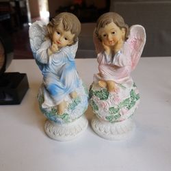 Set Of 2 Angel Decorations Or Figurines