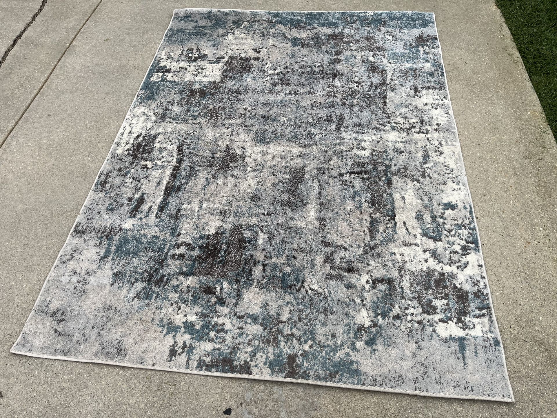 Nice Color Blend Area Rug (5’1”x7’)