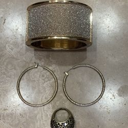 Women’s Bracelet/ Ring / Earrings 