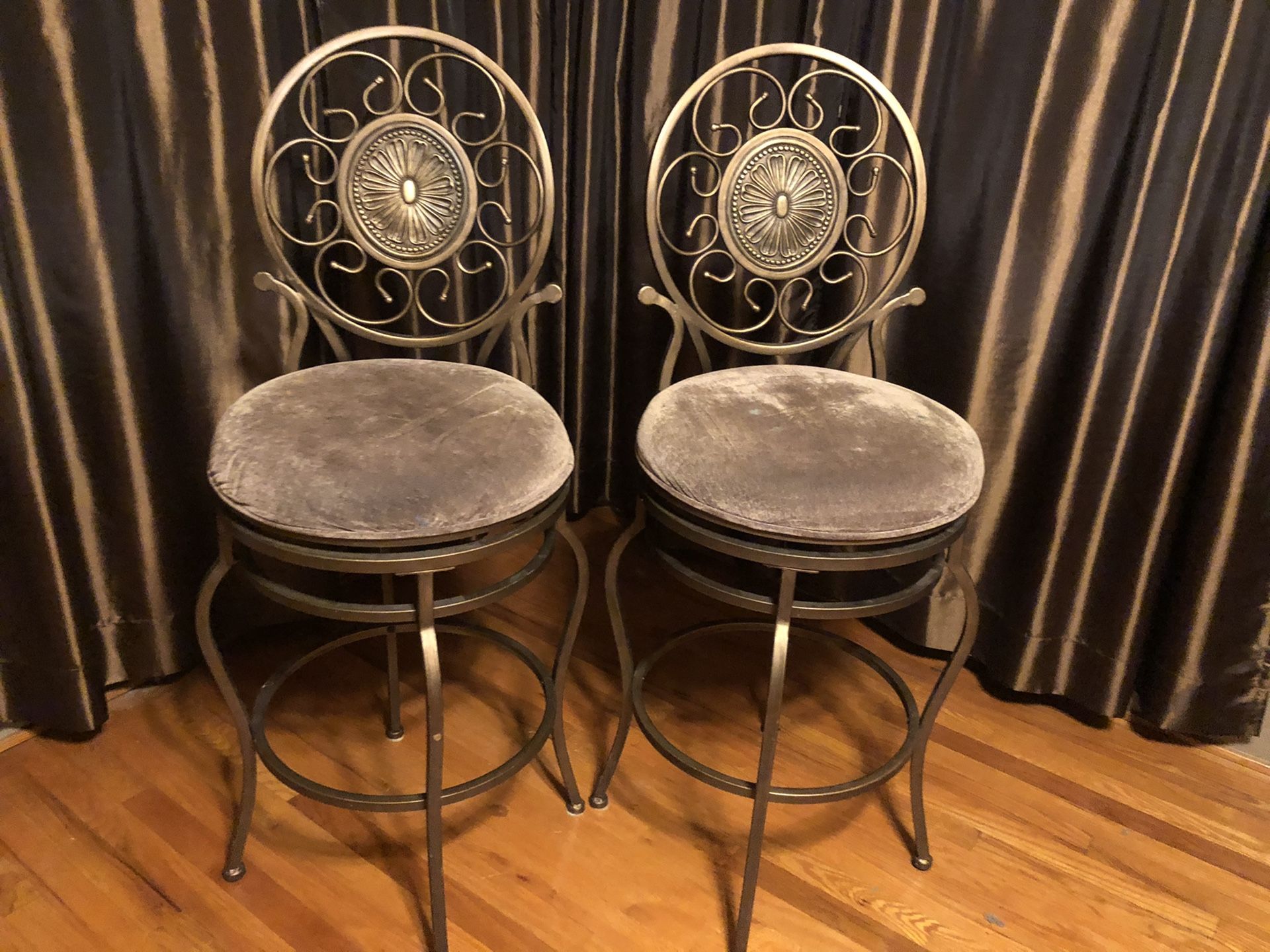 2 Clean Cushioned Stools