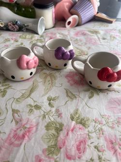 Hello Kitty 3 mini mugs