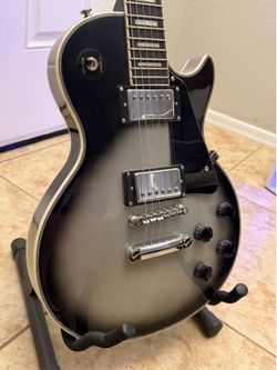 Les Paul style electric guitar