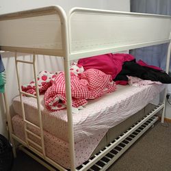 White Twin Over Twin Metal Bunkbed With Trundle 