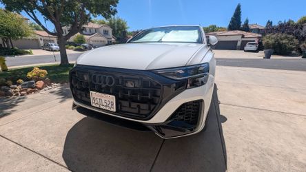 2025 Audi Q8