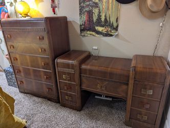 ✨ Vintage Waterfall Vanity & Dresser Bedroom Set w/ Orange & Yellow Lucite drawer pulls✨