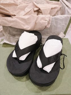 New- Gucci Thong Sandals ( Black /35)