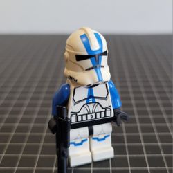 LEGO Star Wars Clone Wars 501st Clone Trooper Minifigure.

