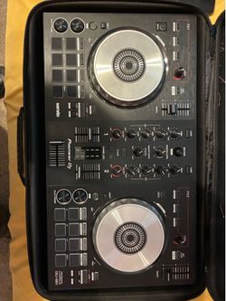 Pioneer DDJ- SB3 controller