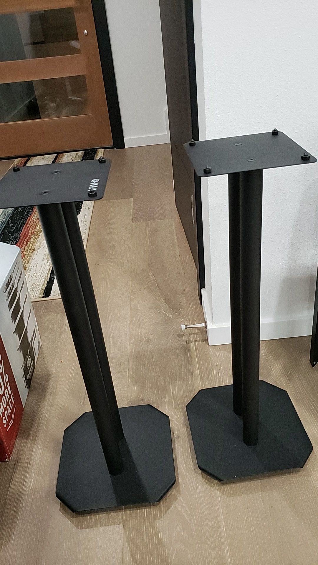 Vivo Speaker Stands