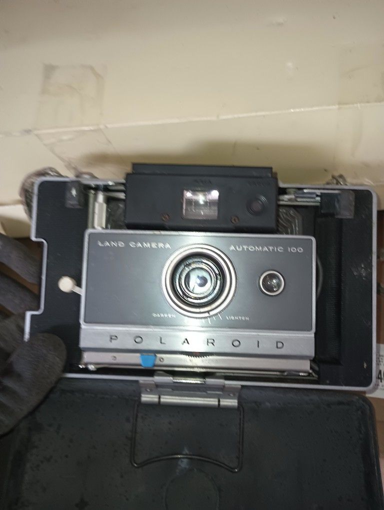 Polaroid Automatic 100 Land Camara 