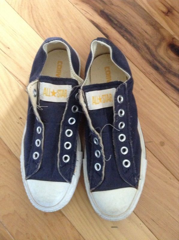 Navy blue converse