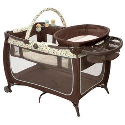 NEW SAFETY 1ST PRELUDE PLAY YARD OUTDOOR TRAVEL CRIB w/ SECURE LOCKING INDICATOR AND REMOVABLE BASSNET/CHANGING TABLE