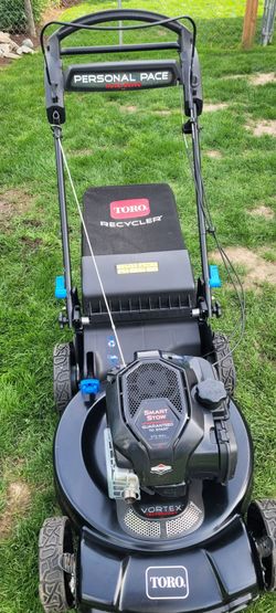 TORO RECYCLER 22" SELF PROPELLED LAWN MOWER.