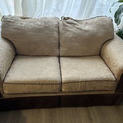 FREE SOFA SET