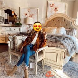 Brand New/ Realyn Chipped White Panel Bedroom Set//Dresser,mirror,Nightstand,Bed//Queen And King Size Available/Mattress Sold Separately 