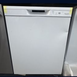 GE Dishwasher in White