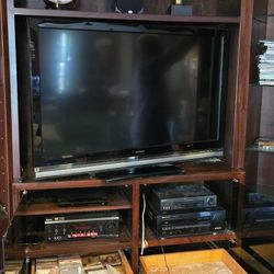Sony Bravia Flat TV With Surround Sound Equipment