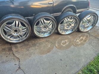 Set of 4 Chrome Wheels with Tires