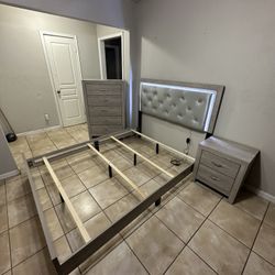 Queen size bedroom set / Recámara Queen