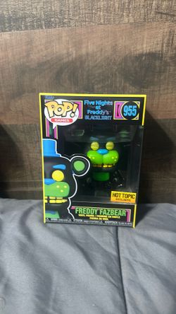 Funko Pop! Five Nights at Freddy's Freddy Fazbear #955 Blacklight Hot Topic Excl