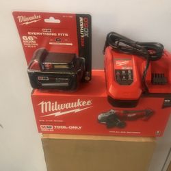 Milwaukee Grinder Kit 5.0 Battery And Rapid Charger 