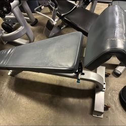 PRECOR ICARIAN ADJUSTABLE DECLINE BENCH! READY FOR PICKUP OR DELIVERY!!