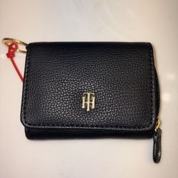 Tommy Hilfiger Women's Wallet Zipper NWOT