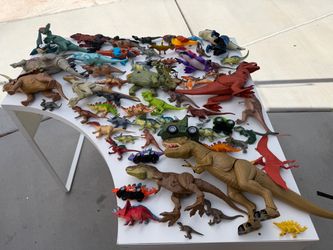 Big Lot of Toy Dinosaurs