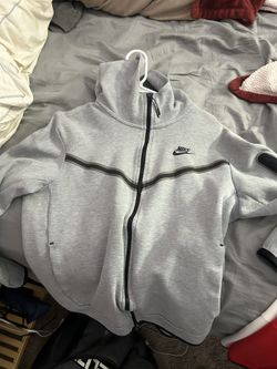 Nike Techs
