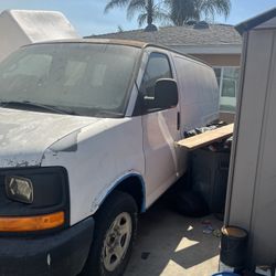 Chevy  express 1500 year 2007  For Parts