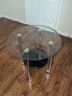 Free side glass table
