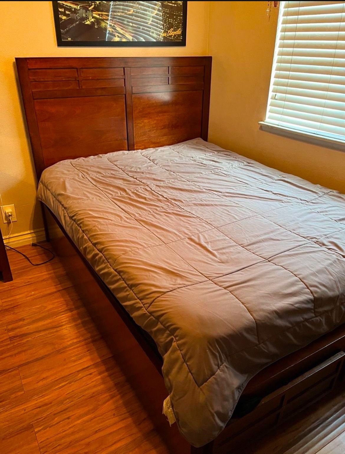 Full Size Bed
