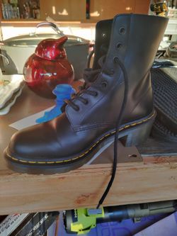 Dr Martin Boots 