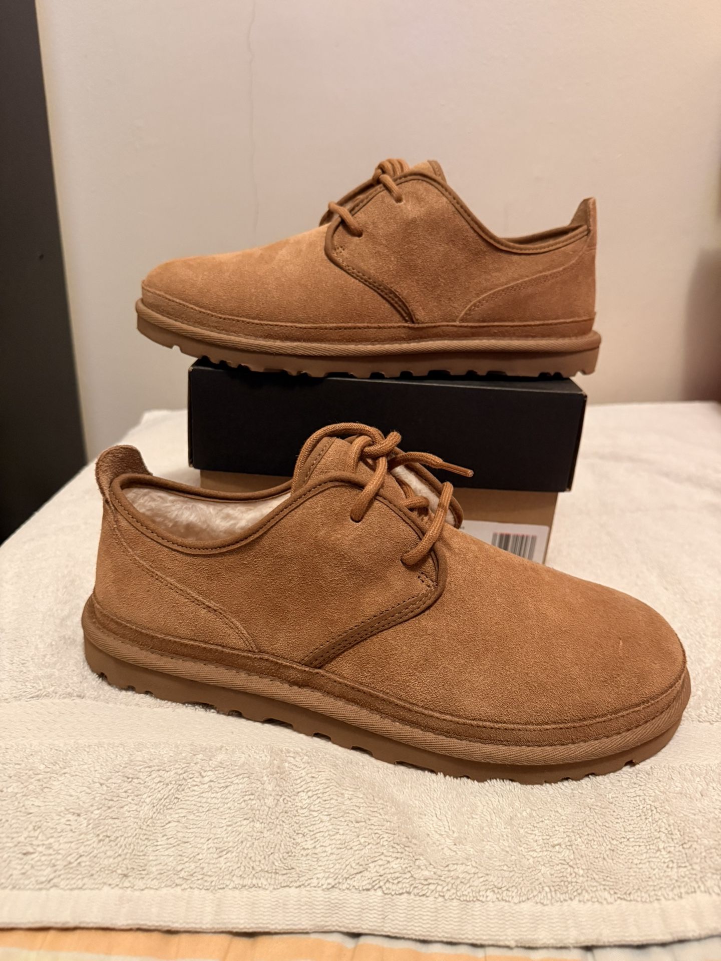 UGG shoes size 9 Brand New size 9 for men Zapatos de UGG talla 9 de hombre Nuevos