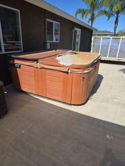 Free jacuzzi