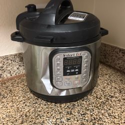 Instant Pot For Sale $25