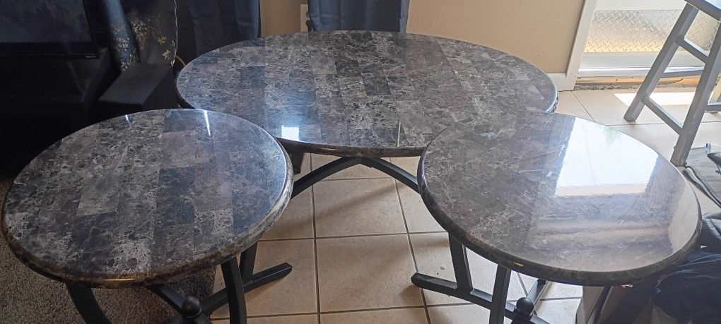 Coffee Table With 2 End Tables