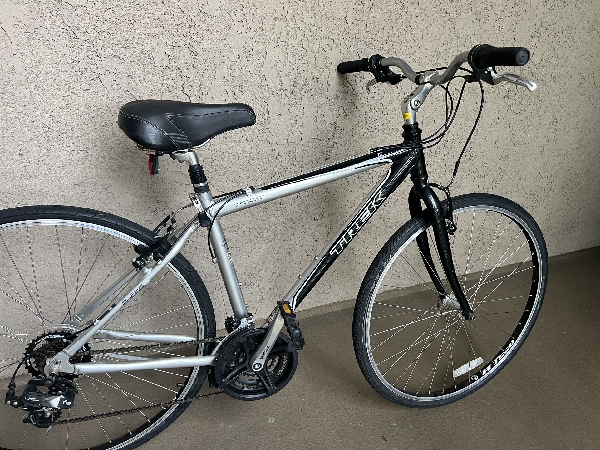 Trek Hybrid. Bike 