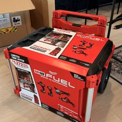 Milwaukee M18 FUEL Combo Tool Kit & PACKOUT Rolling Tool Box