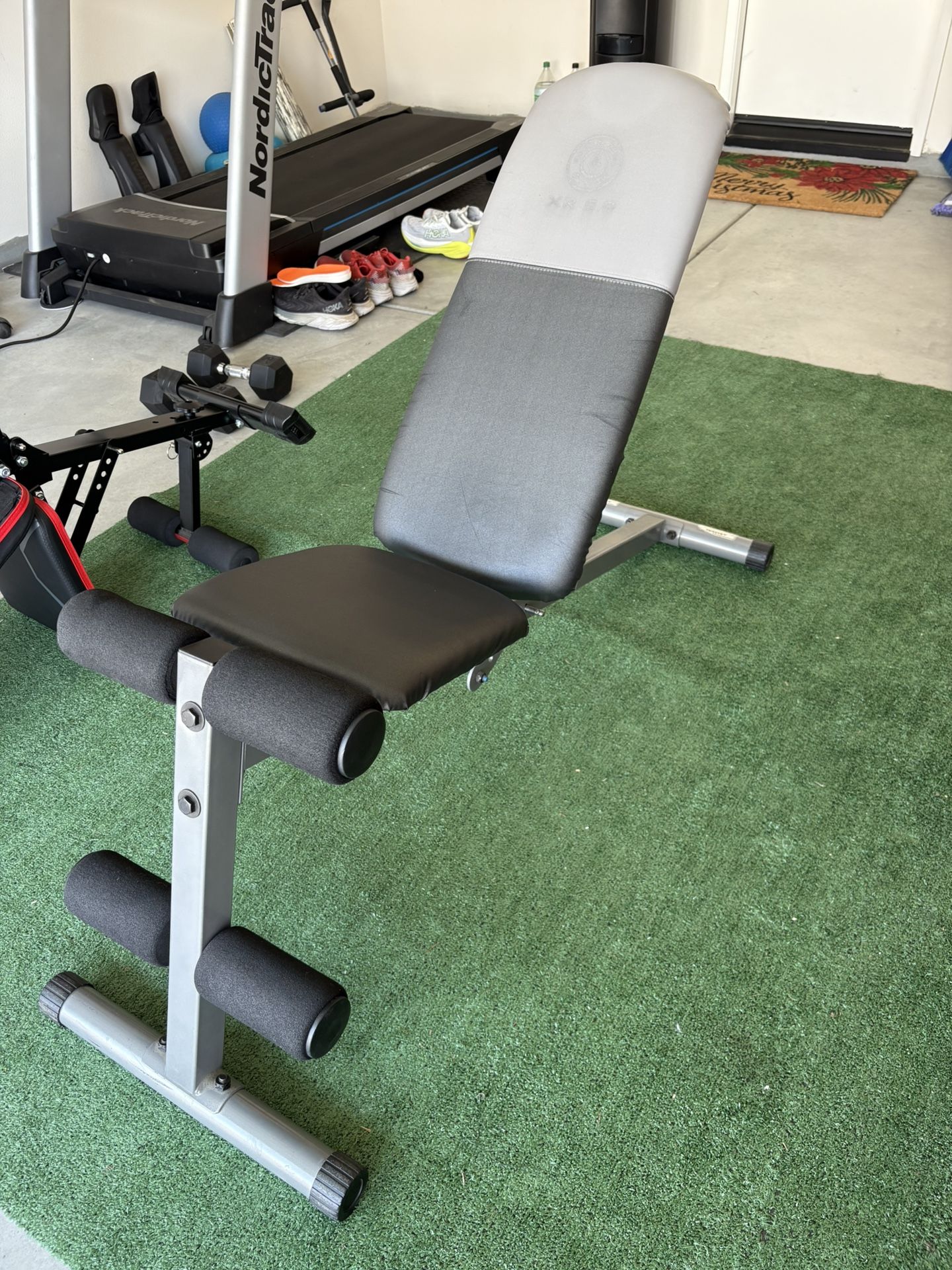 Gold's Gym XR 5.9 Adjustable Slant Workout Weight Bench
