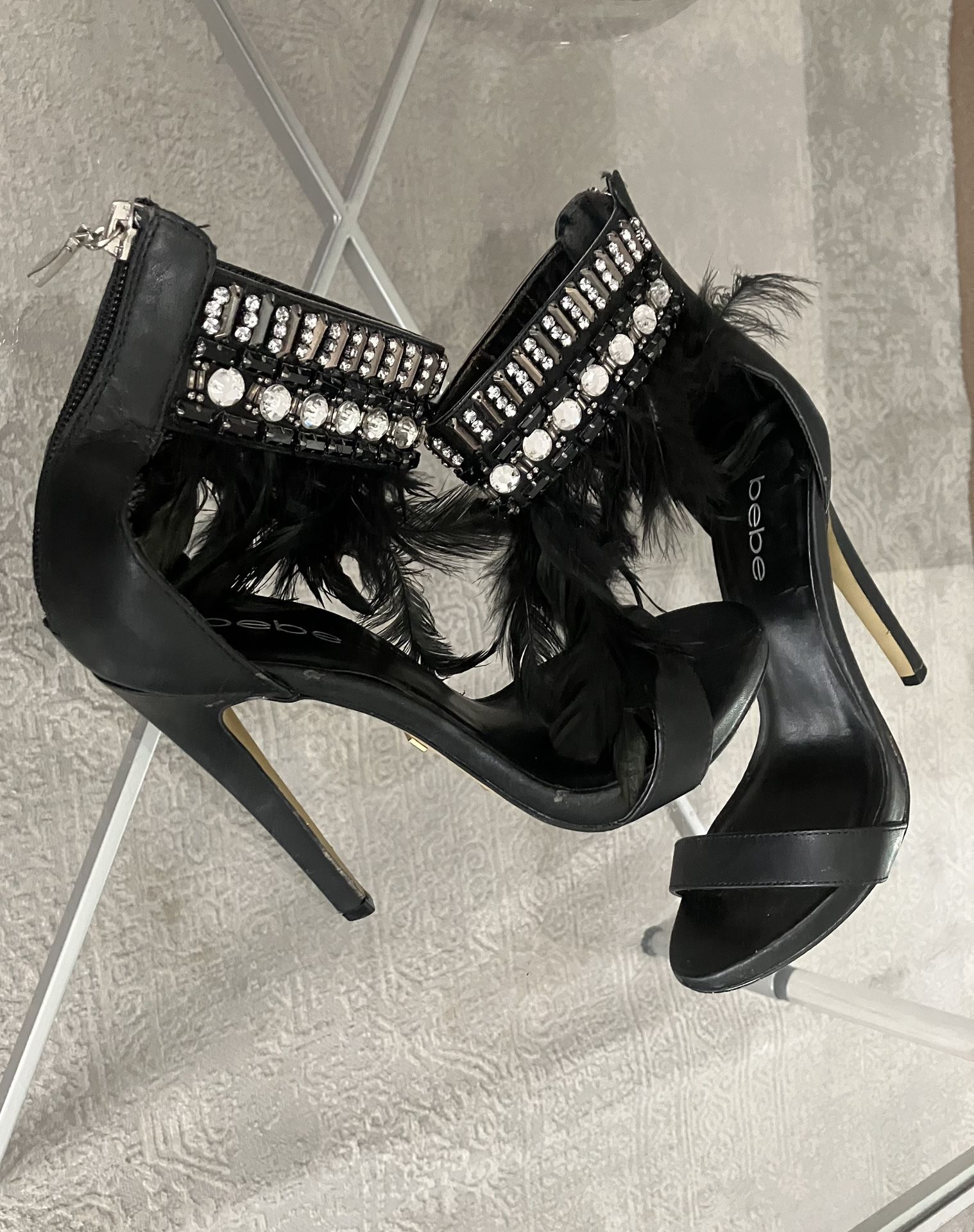 Bebe SIZE 7 Used Feathers Heels 