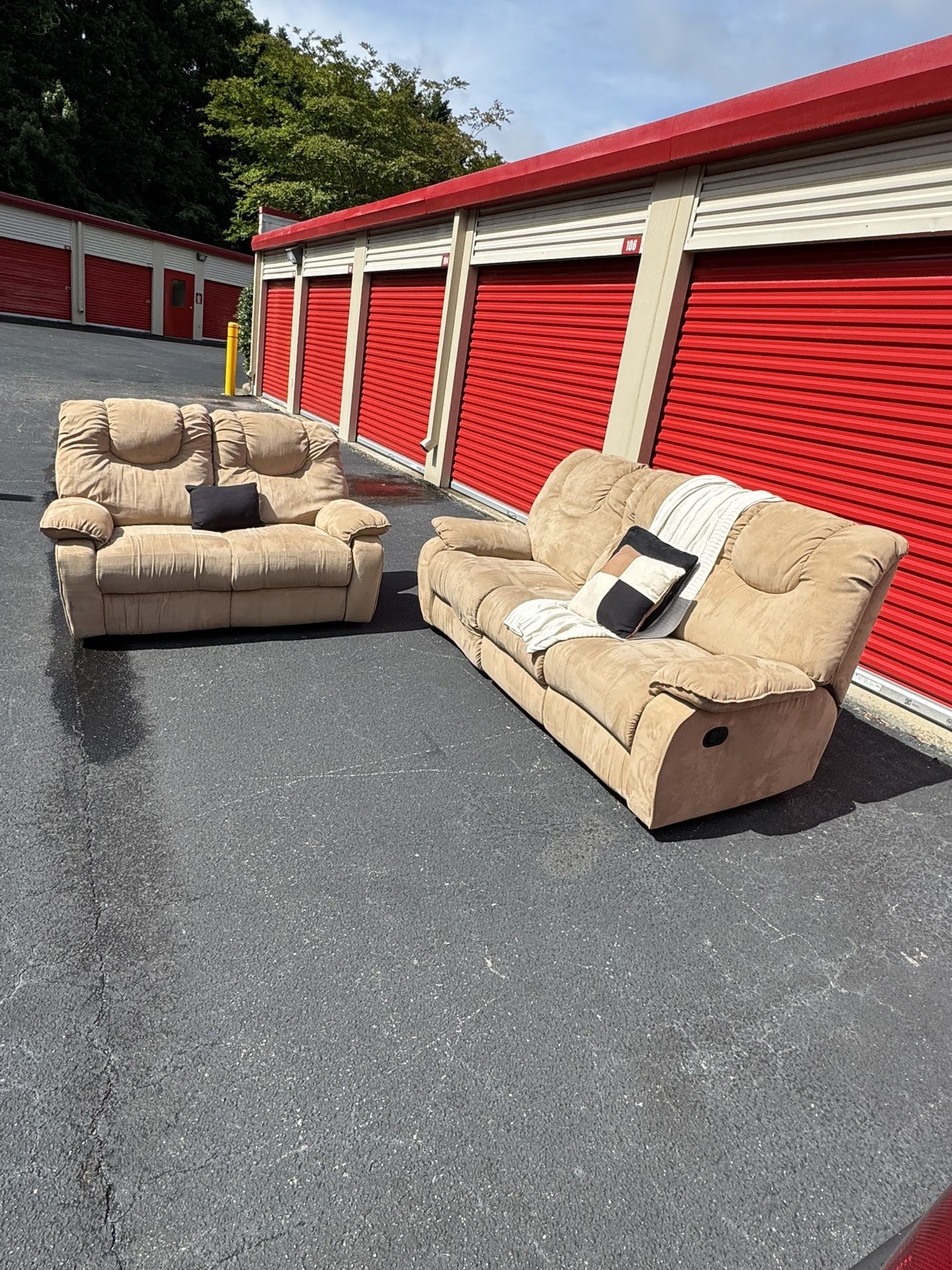 Light Brown Recliner Set