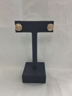 Cluster stud earrings 14k 2.5grams
