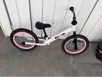 16 inch balance bike    Toddler bike  ages 3  to  8  in excellent condition