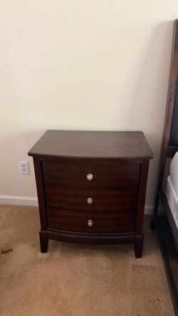 NIGHTSTAND SET! $0  NEED GONE TODAY!
