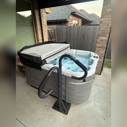 Dimension One Triad Spa Hot Tub – Oklahoma City, OK