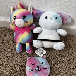 2 Stuffed Animals And A Coin Purse